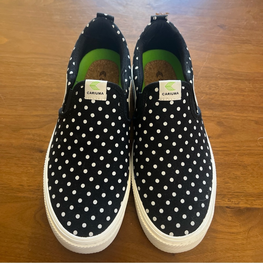 Cariuma Slip On‎ Black Canvas White Polka Dots Sneaker Womens 8.5 Worn Once